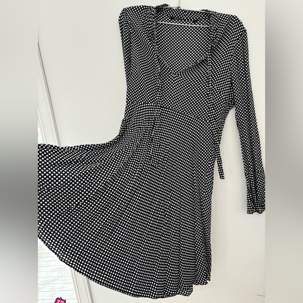 🚫SOLD💫Black White Polka Dot Fit & Flare Knee Length Dress Long Sleeve